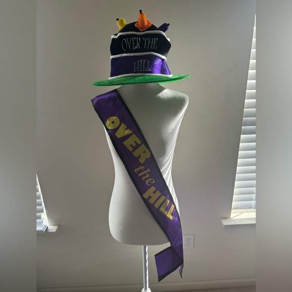 Over The Hill Hat & Sash - Picture 2 of 11